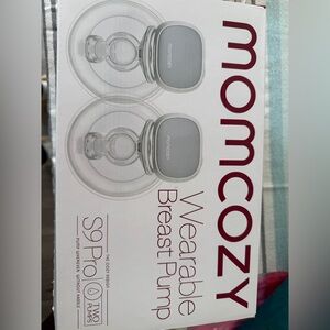 Momcozy Wearable Breast Pump - Gray